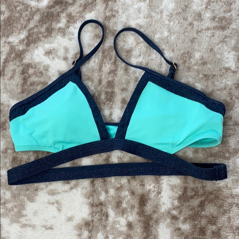 Two piece bikini - Picture 2 of 5